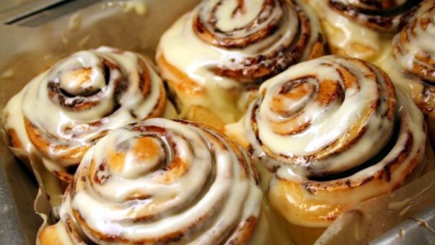 Cinnabon Classic roll