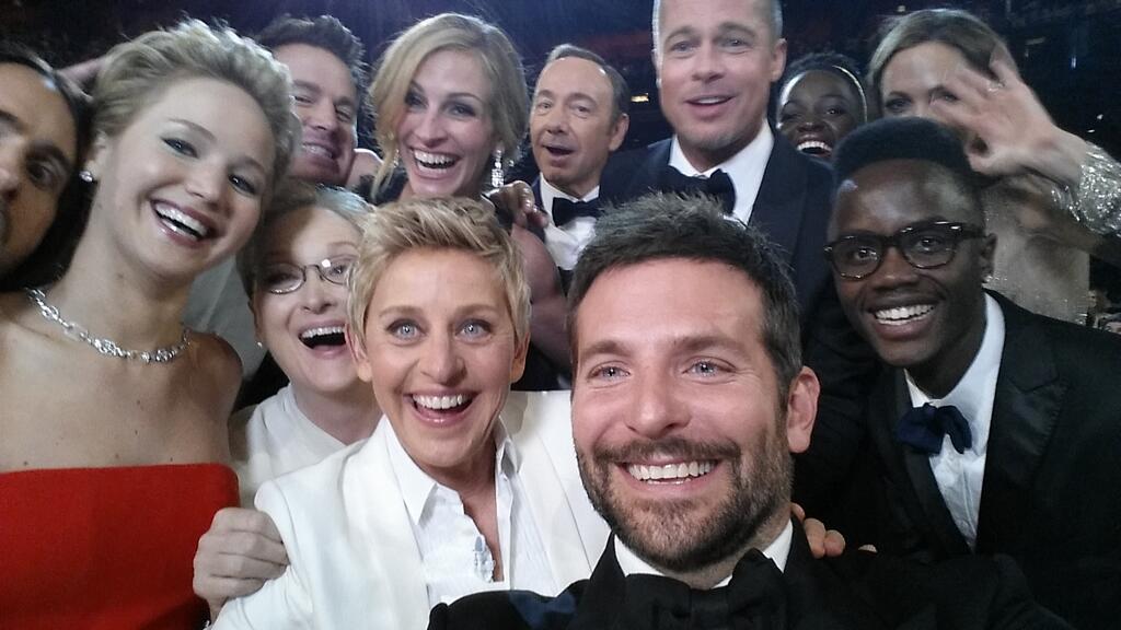 ellen-epic-oscars-selfie