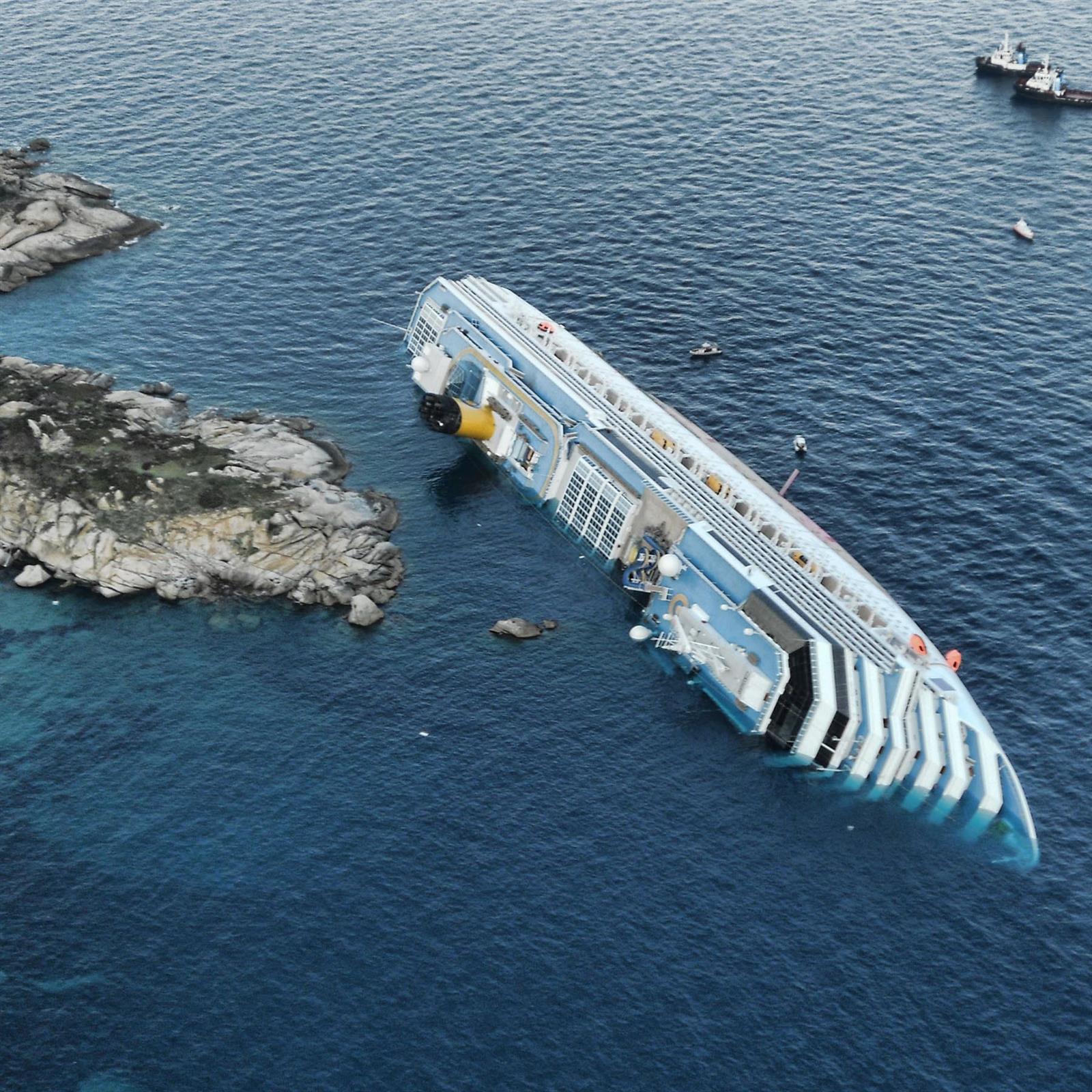 Cruise ship sinking