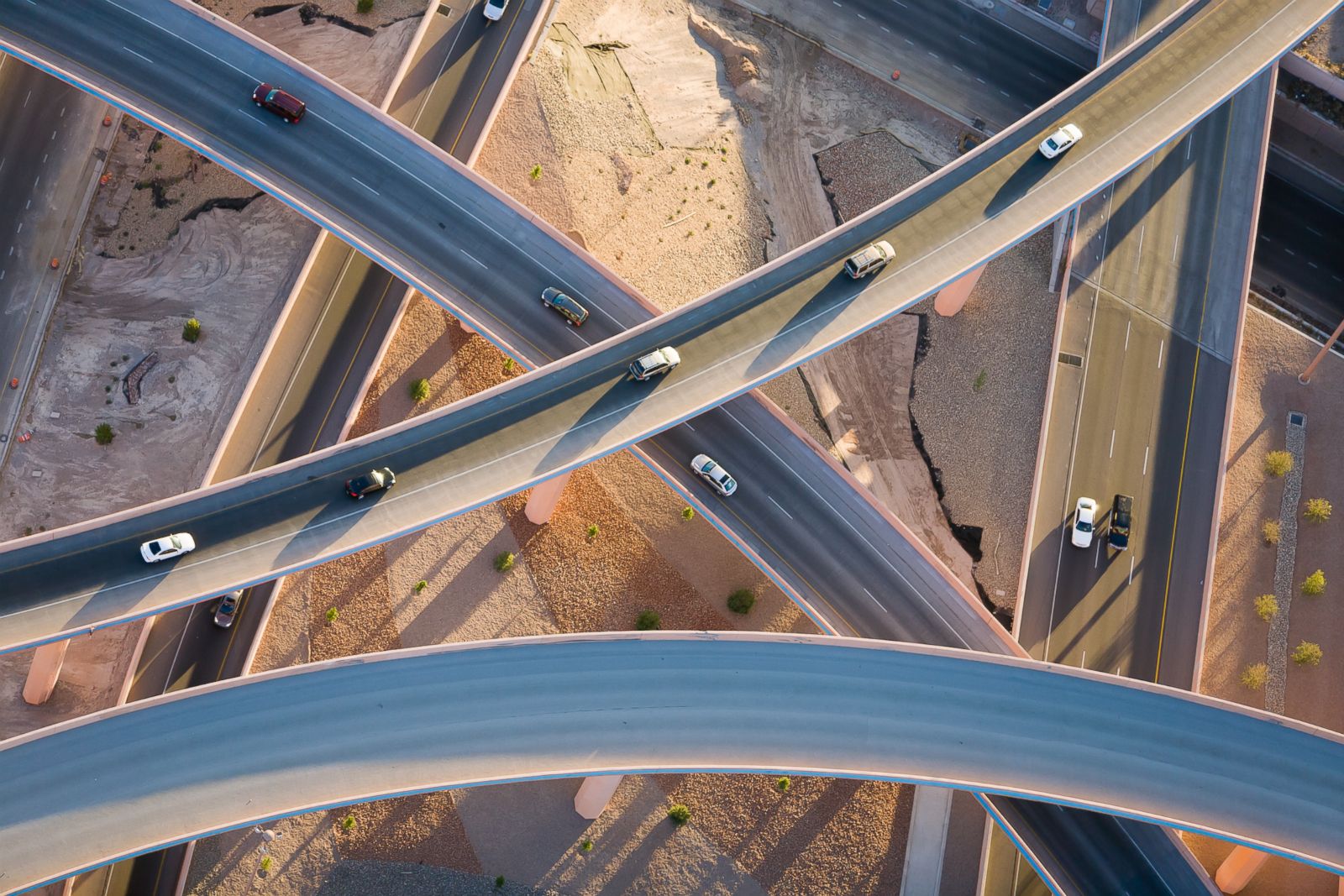 Interchanging flyovers in Albuquerque, New Mexico