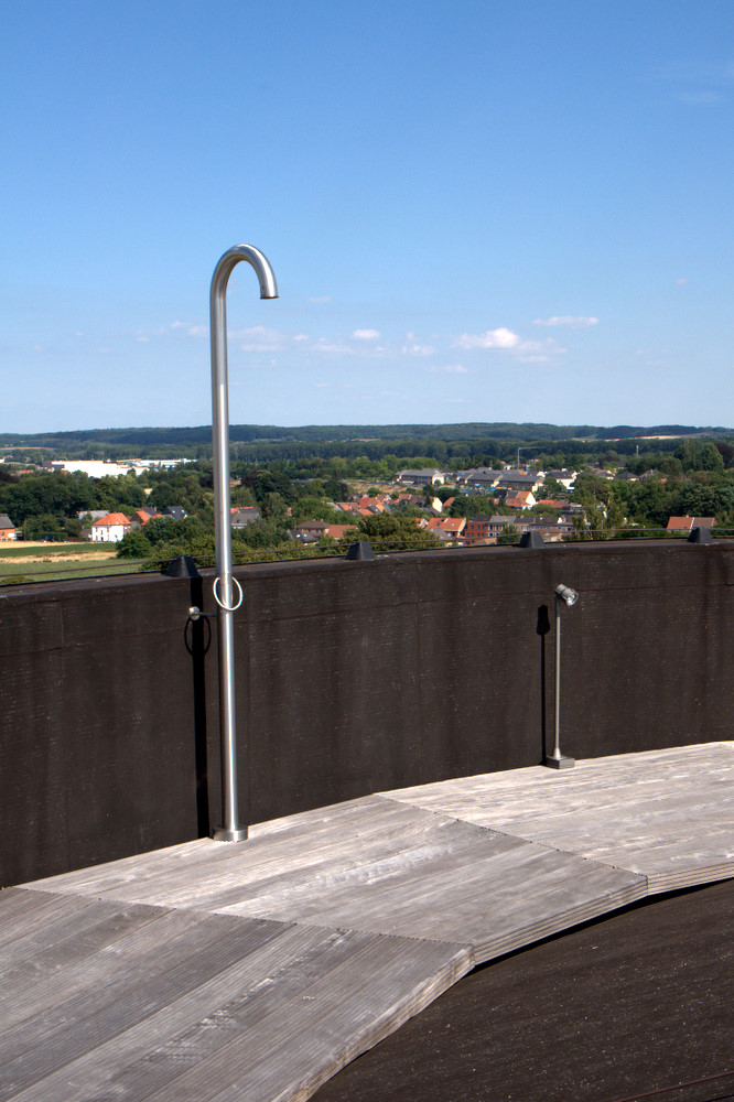 guy-buys-water-tower-24