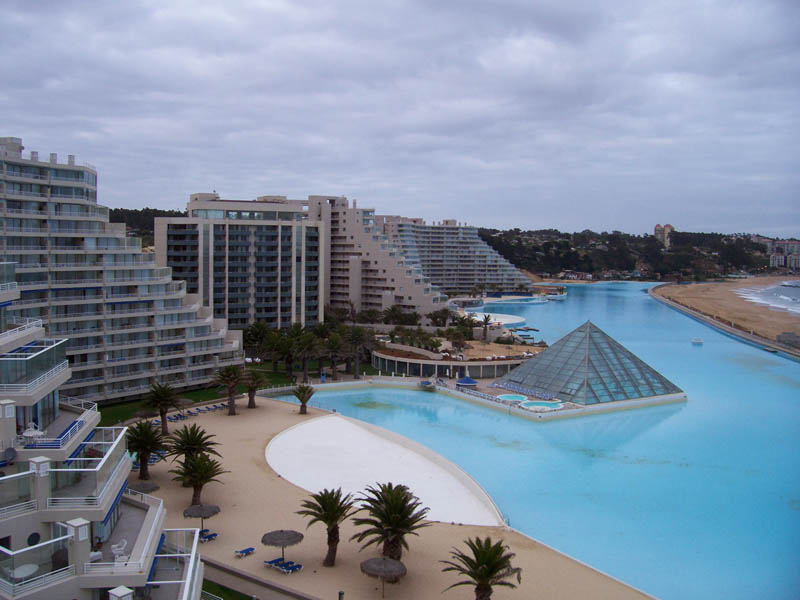 the-largest-swimming-pool-in-the-world-3