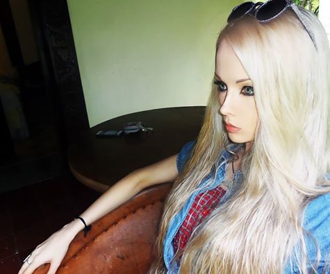 valeria-lukyanova-human-barbie (24)