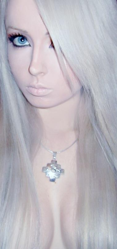 valeria-lukyanova-human-barbie (28)