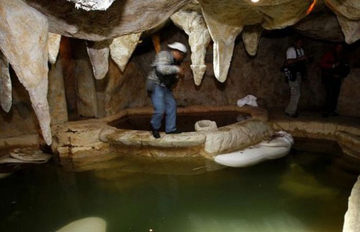 Mexican Drug Lord Home - Man-made cave and hot tub inside the home