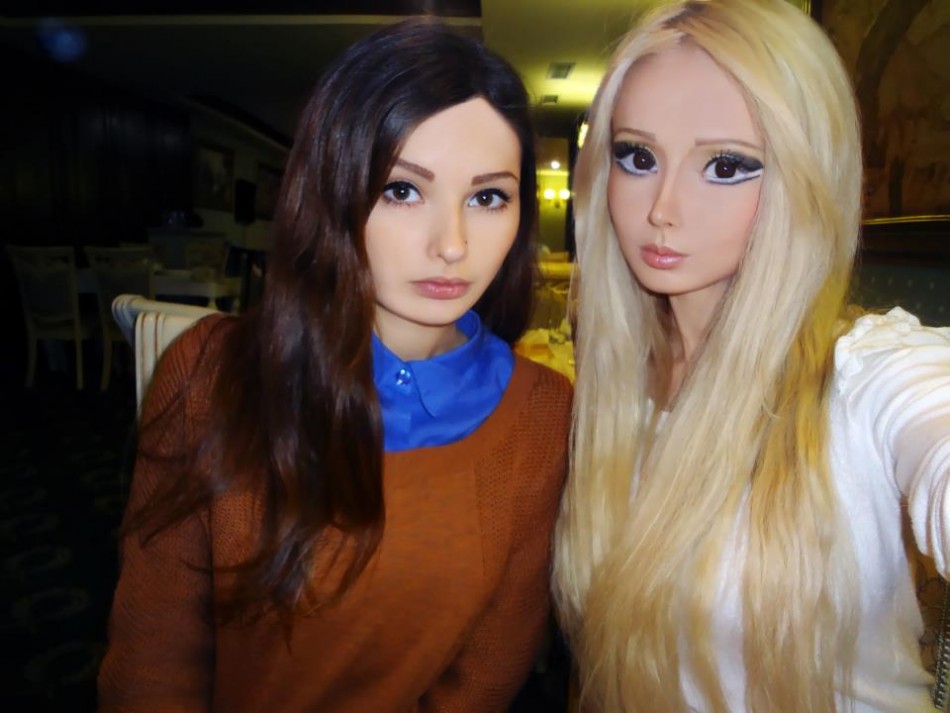 Real-Life Barbie Valeria Lukyanova With Her Sister (6)