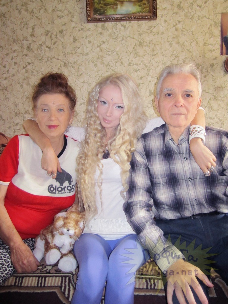 Real-Life Barbie Valeria Lukyanova With Her Grandparents 2