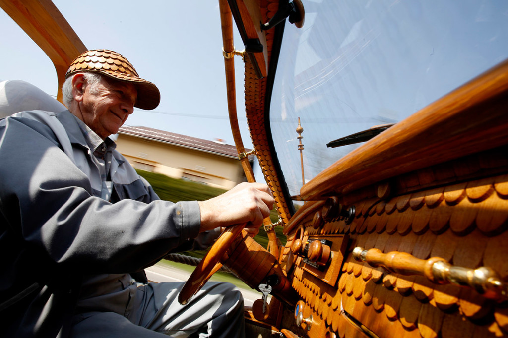 Wooden Volkswagen Beetle (7)