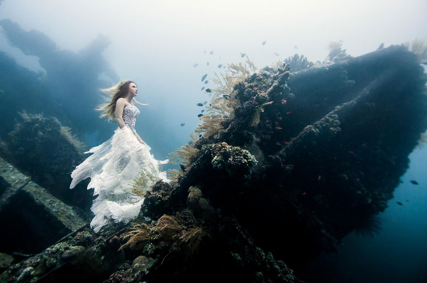 Model Underwater Photoshoot (2)