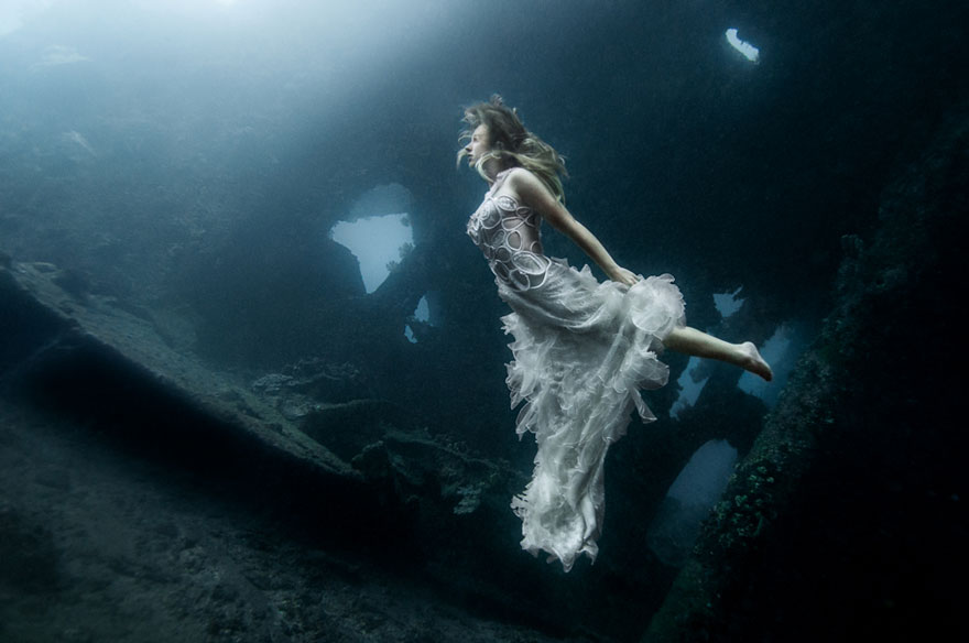 Model Underwater Photoshoot (5)