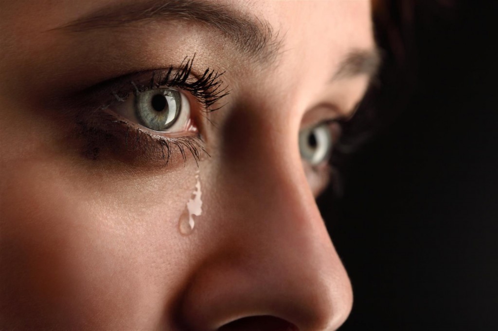 12 Images Of Tears Photographed Under A Microscope Reveal A Shocking ...