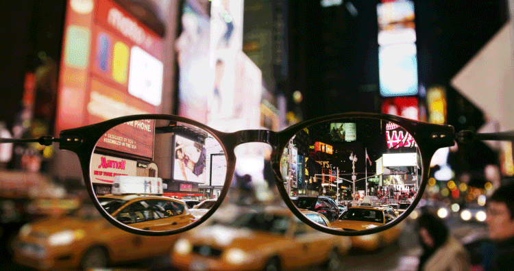 Glasses Cinemagraph (1)