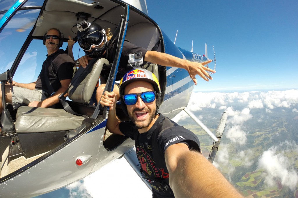 18 Extreme Selfies That Are Not For The FaintHearted Skydiving