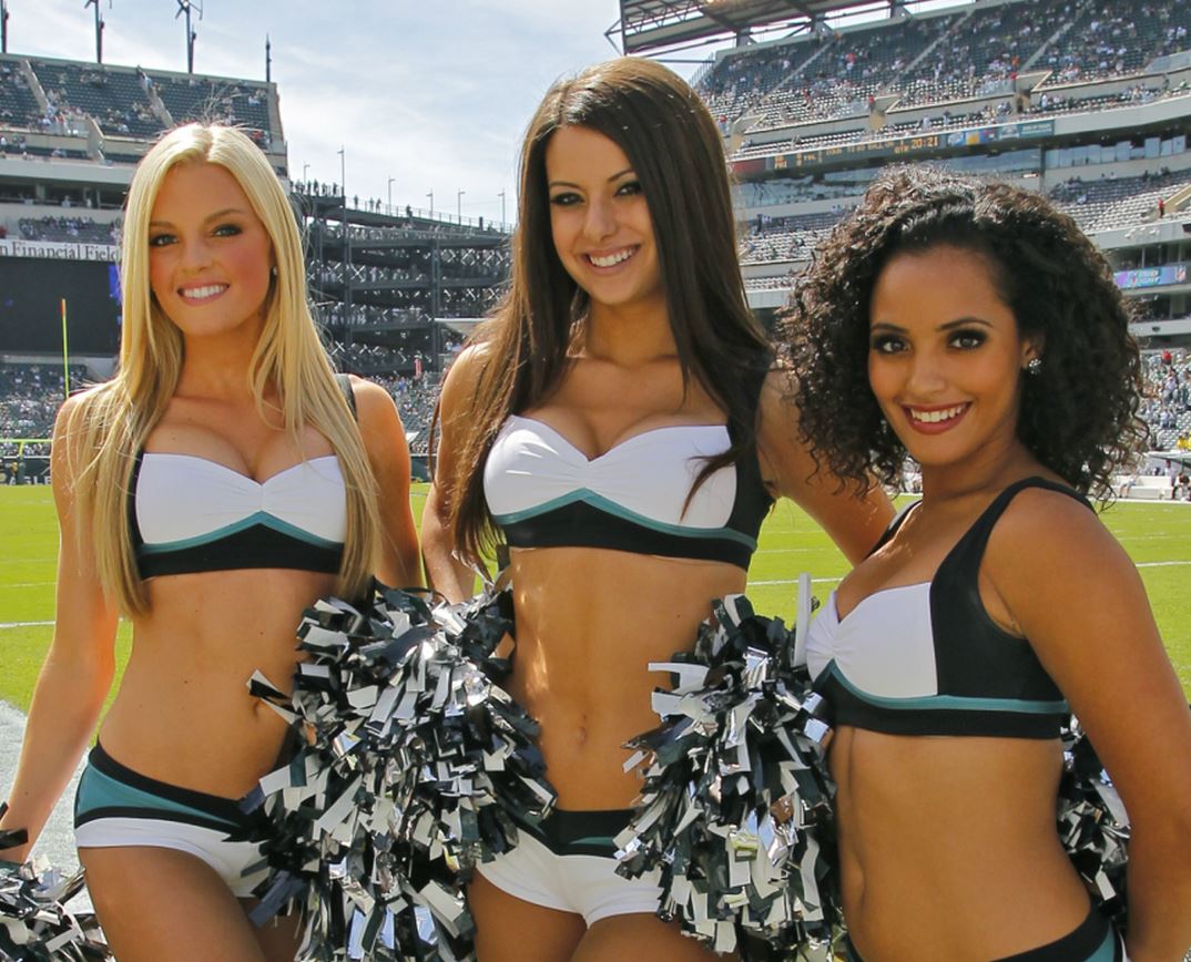27 Photos Of The Beautiful NFL Cheerleading Squads Philadelphia