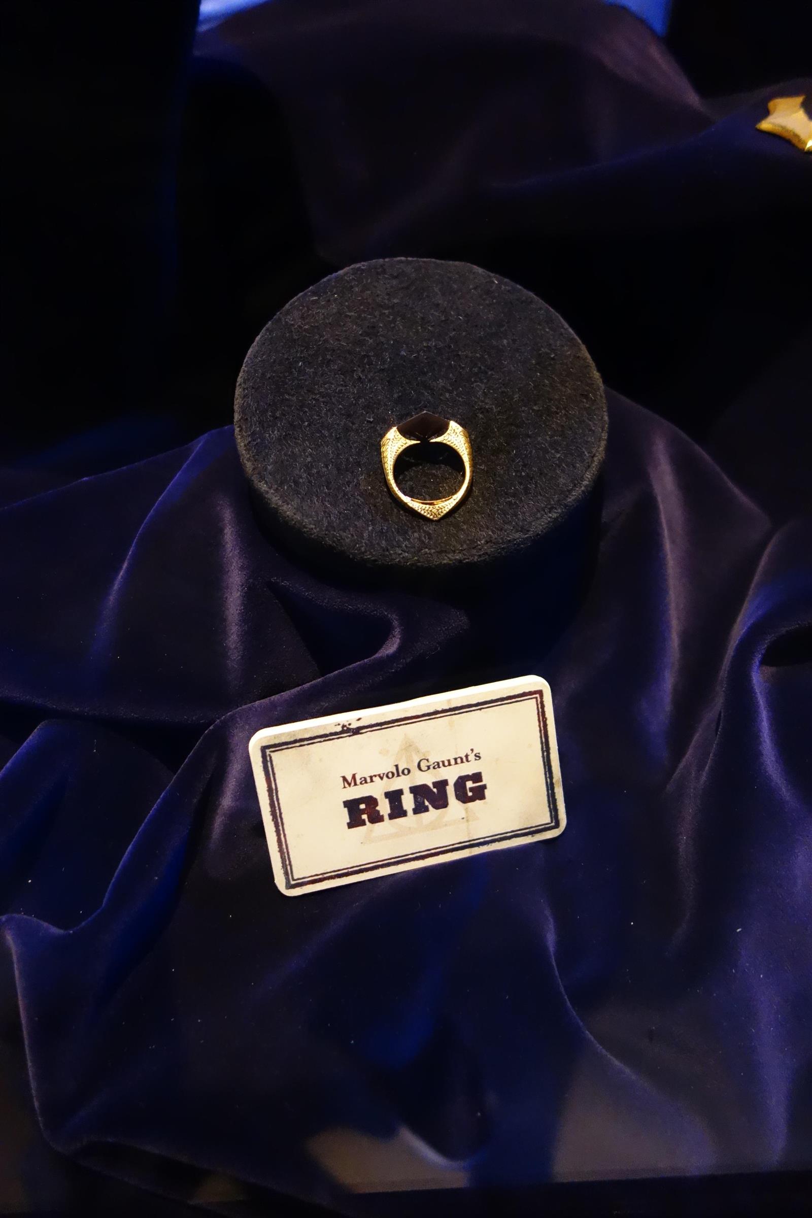 23. Marvolo Gaunt's Ring
