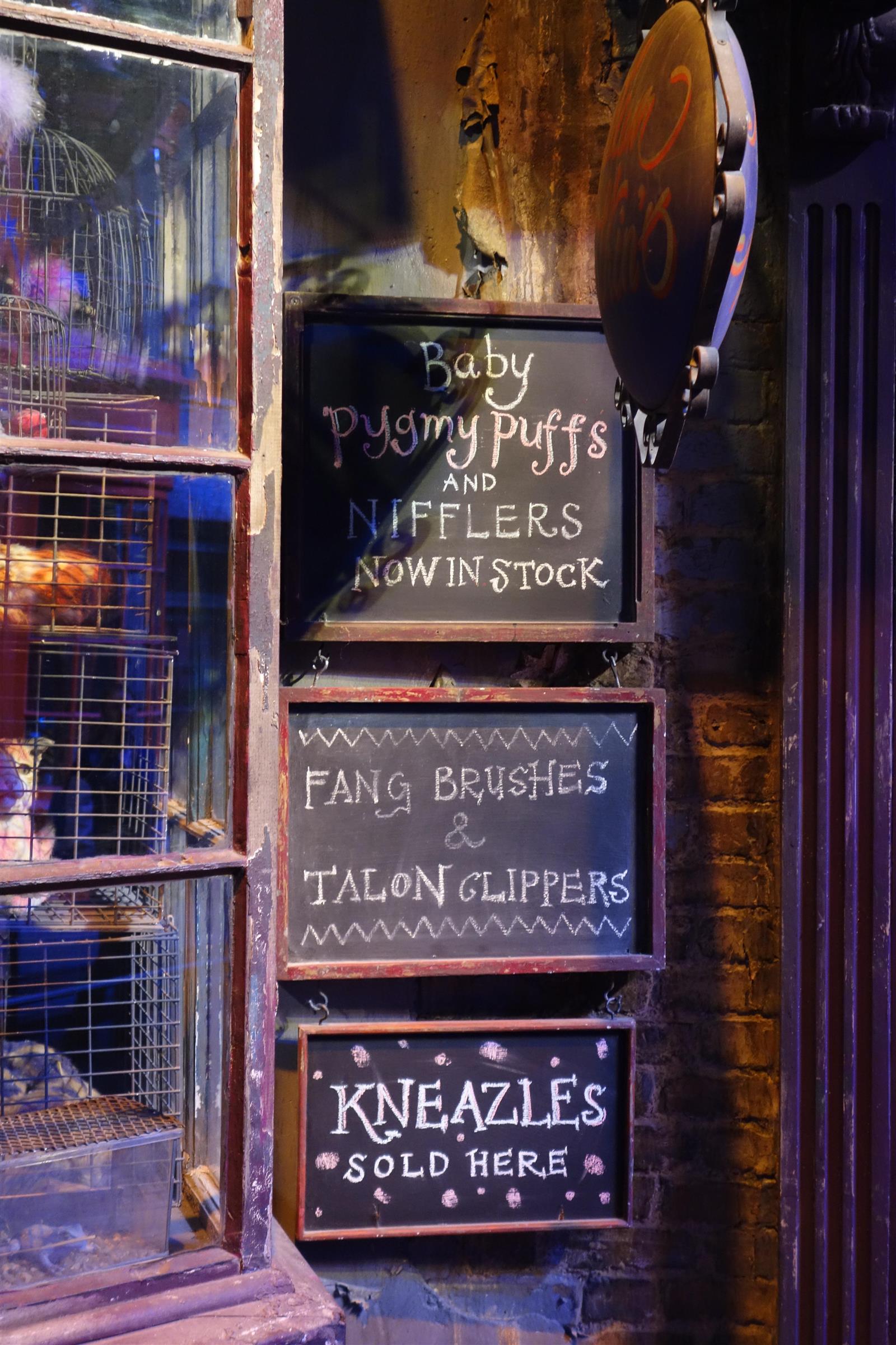 90. Diagon Alley Detail