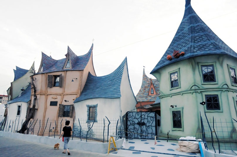 Fairy Tale Houses In Japan (6)