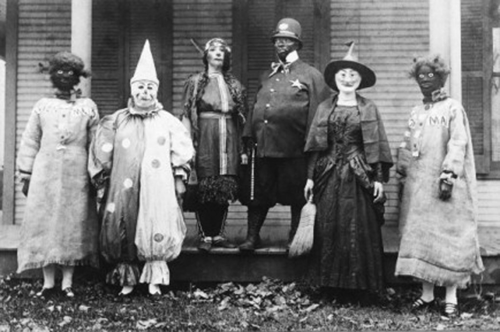 Deeply Terrifying Halloween Photos From The Early S Halloween Picture From The Past