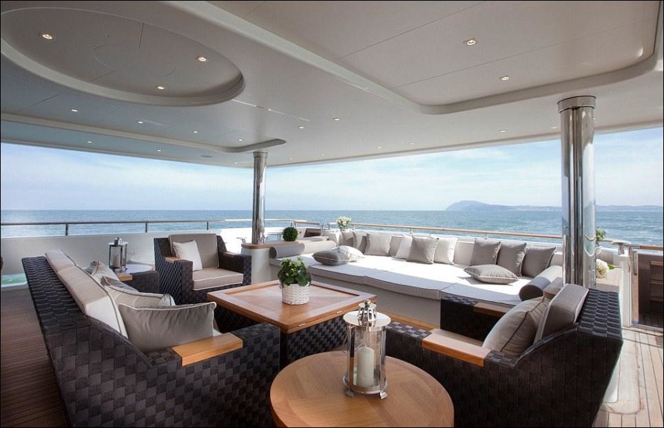 Luxury Yacht (11)