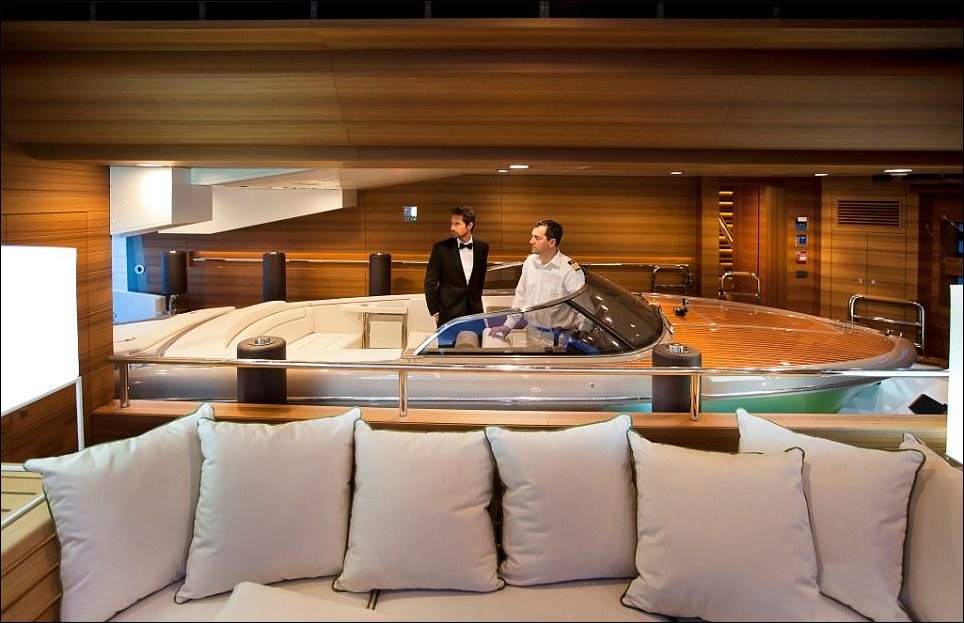 Luxury Yacht (4)